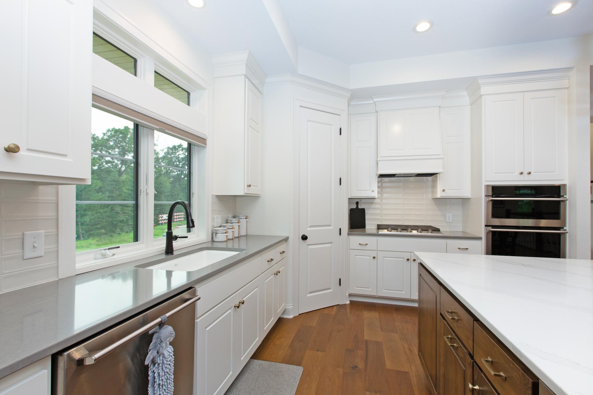 11784 Azure Lane Inver Grove Heights, MN 55077 - Photo 9 of 32