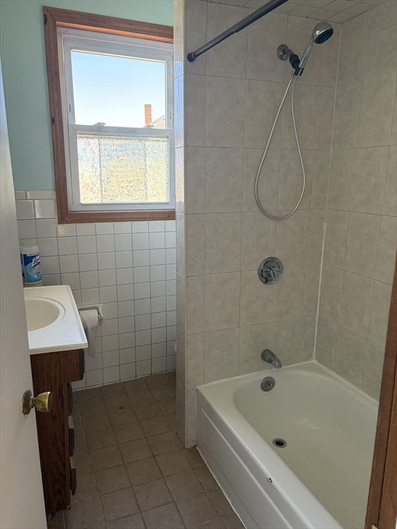 31 Cross Street, Unit 3 Fall River, MA 02723 - Photo 7 of 7
