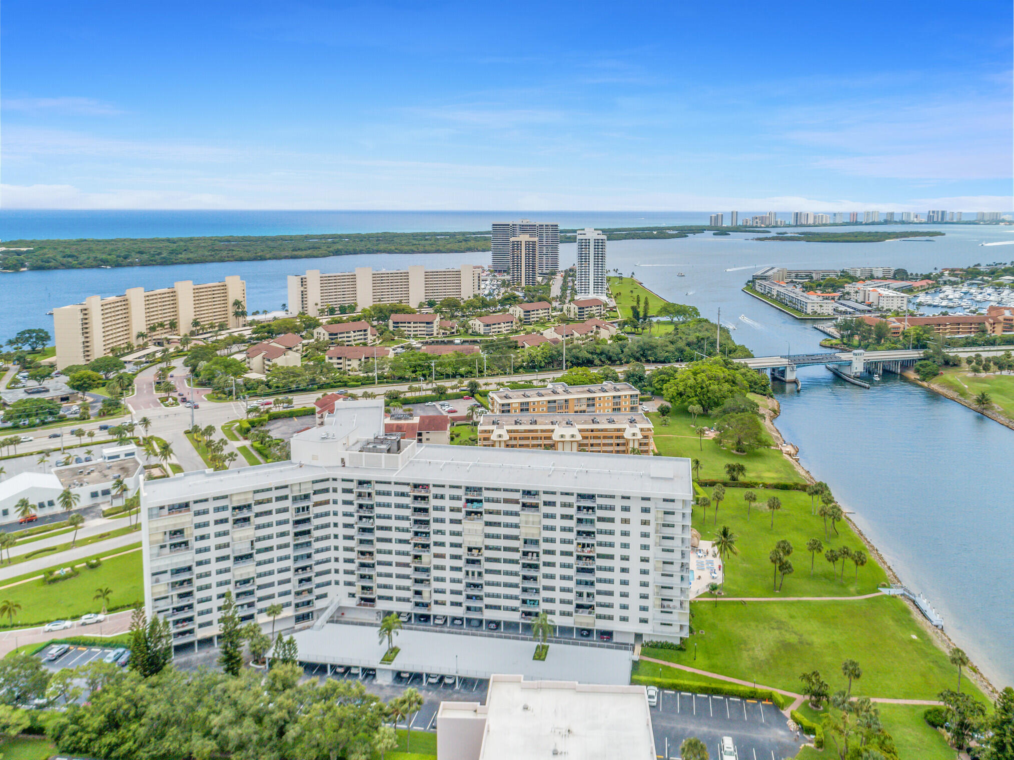 336 Golfview Road, Unit 411 North Palm Beach, FL 33408 - Photo 23 of 30 26_336_Golfview_Road_411_aerials_4_mls