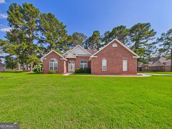 $375,000 | 503 Victoria Circle, Warner Robins, GA 31088