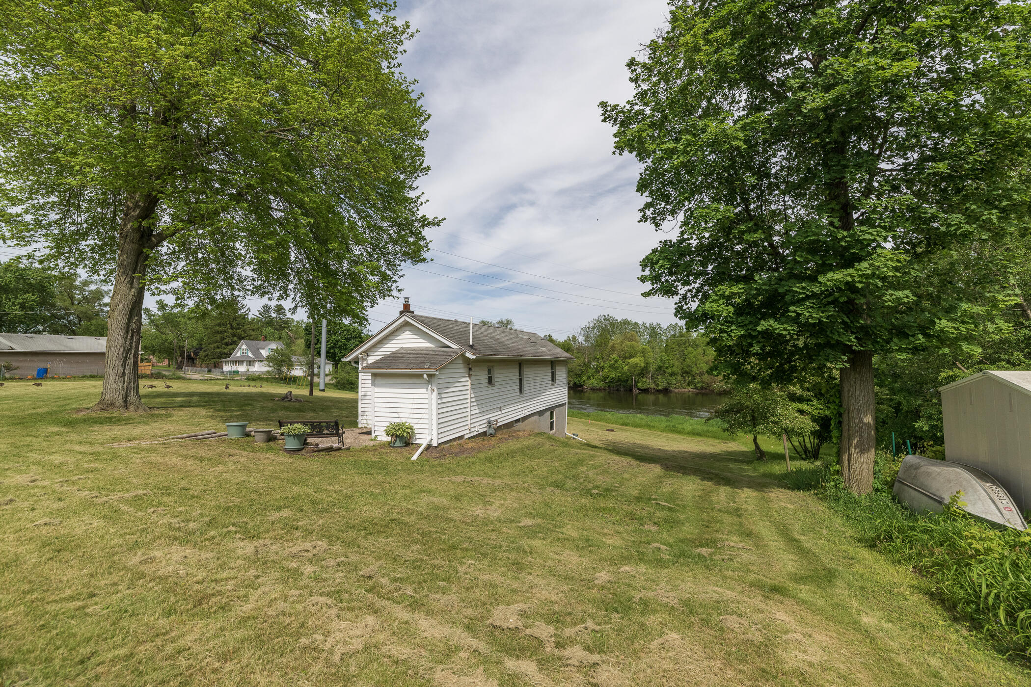 810 South Constantine Street Three Rivers, MI 49093 - Photo 6 of 39 810 Constantine-30