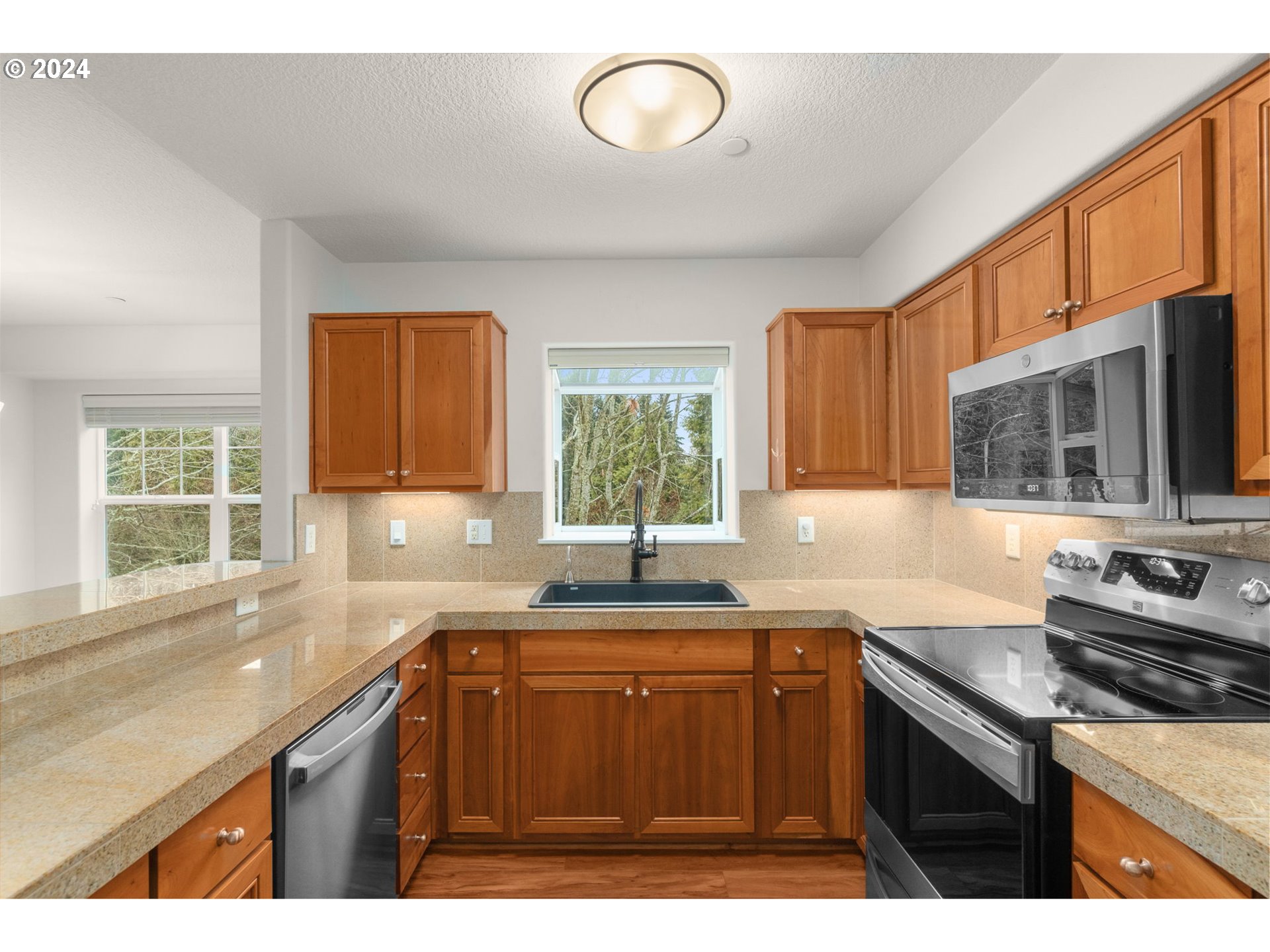 30344 Southwest Ruth Street, Unit 63 Wilsonville, OR 97070 - Photo 13 of 37 Gallery Image 13