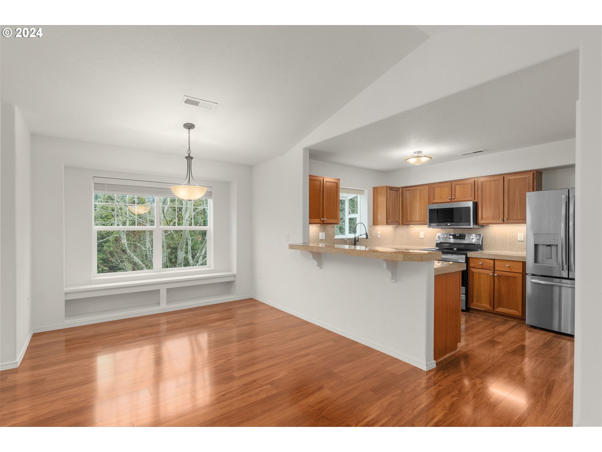 30344 Southwest Ruth Street, Unit 63 Wilsonville, OR 97070 - Photo 8 of 37 Gallery Image 8
