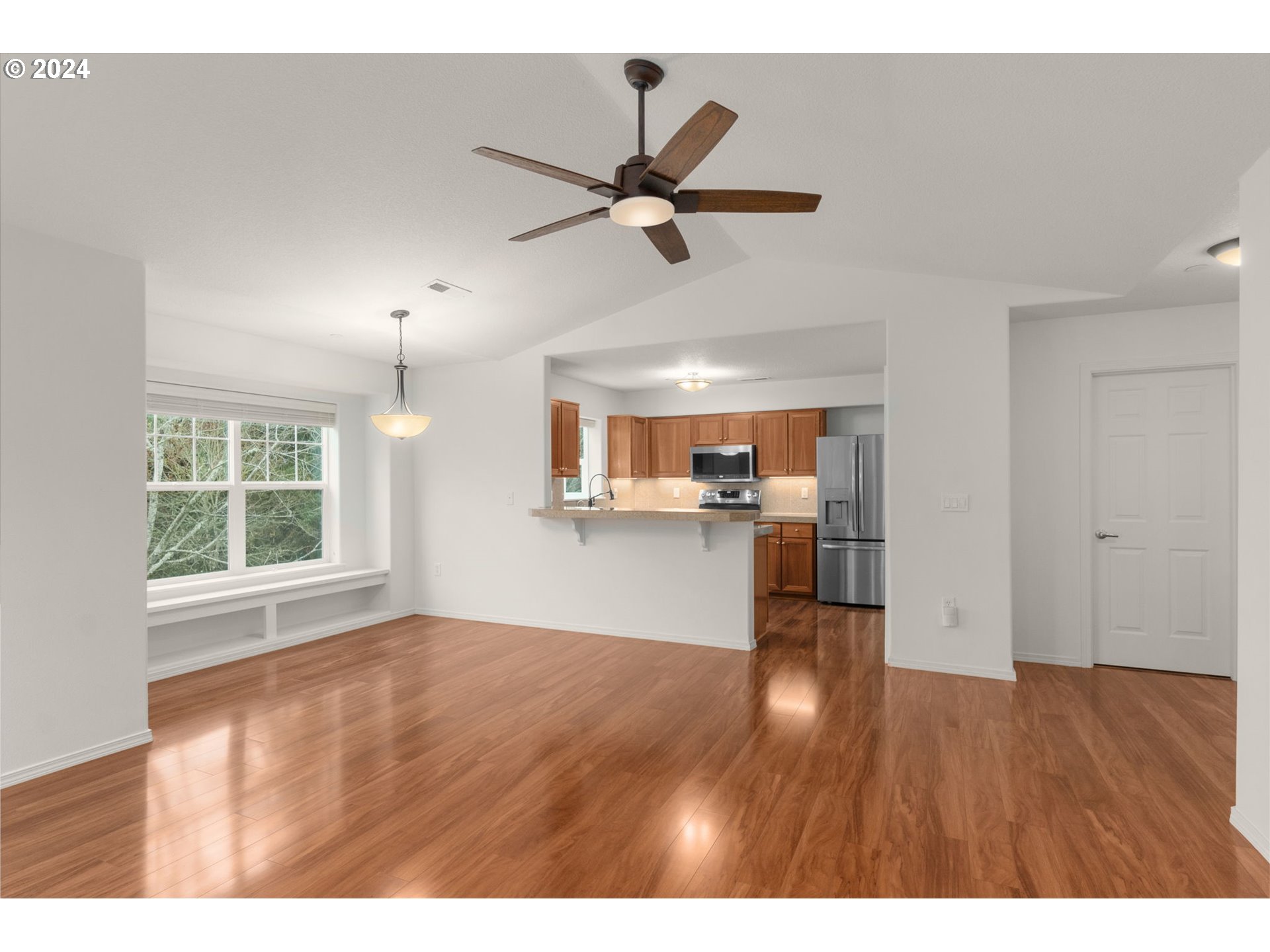 30344 Southwest Ruth Street, Unit 63 Wilsonville, OR 97070 - Photo 9 of 37 Gallery Image 9