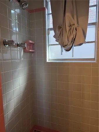 $2,300 | 552 Metairie Lawn Drive, Metairie, LA 70001