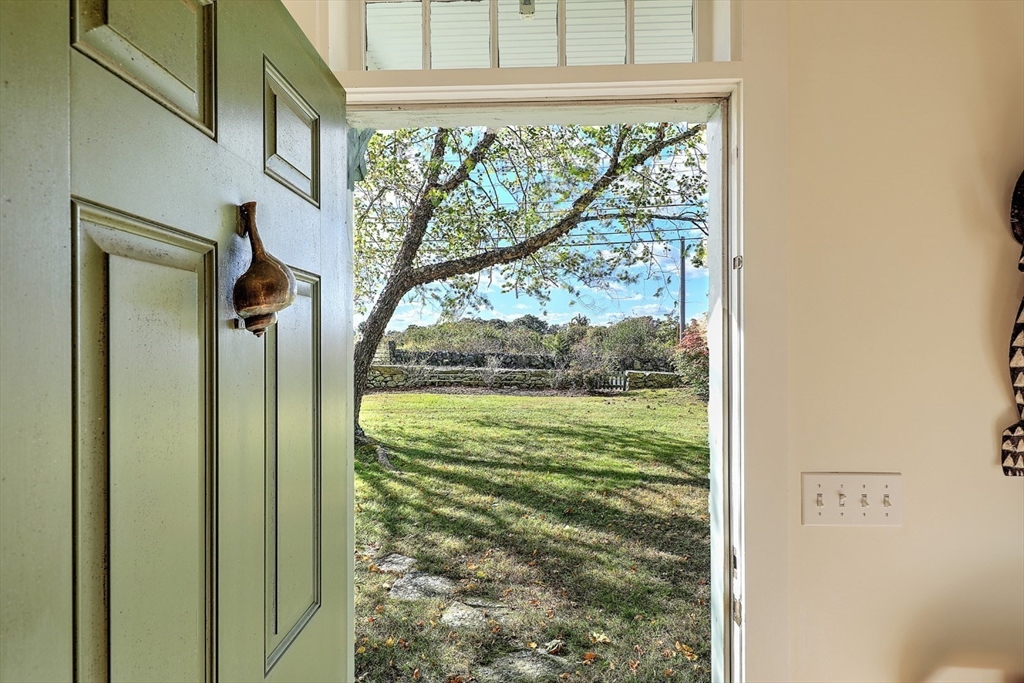 1236 Main Road Westport, MA 02790 - Photo 5 of 36 Gallery Image 5