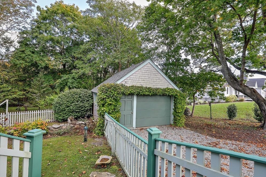 1236 Main Road Westport, MA 02790 - Photo 8 of 36 Gallery Image 8
