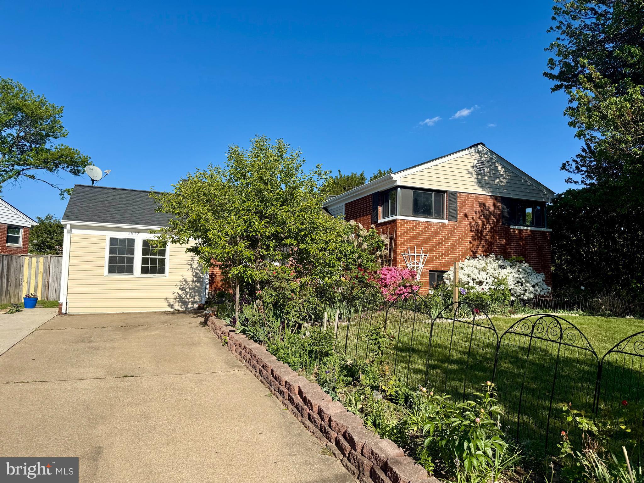 5917 Flanders Street Springfield, VA 22150 - Photo 2 of 3