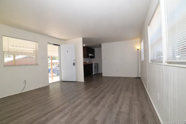 $215,000 | 215 Greenlawn Avenue, Pleasanton, TX 78064