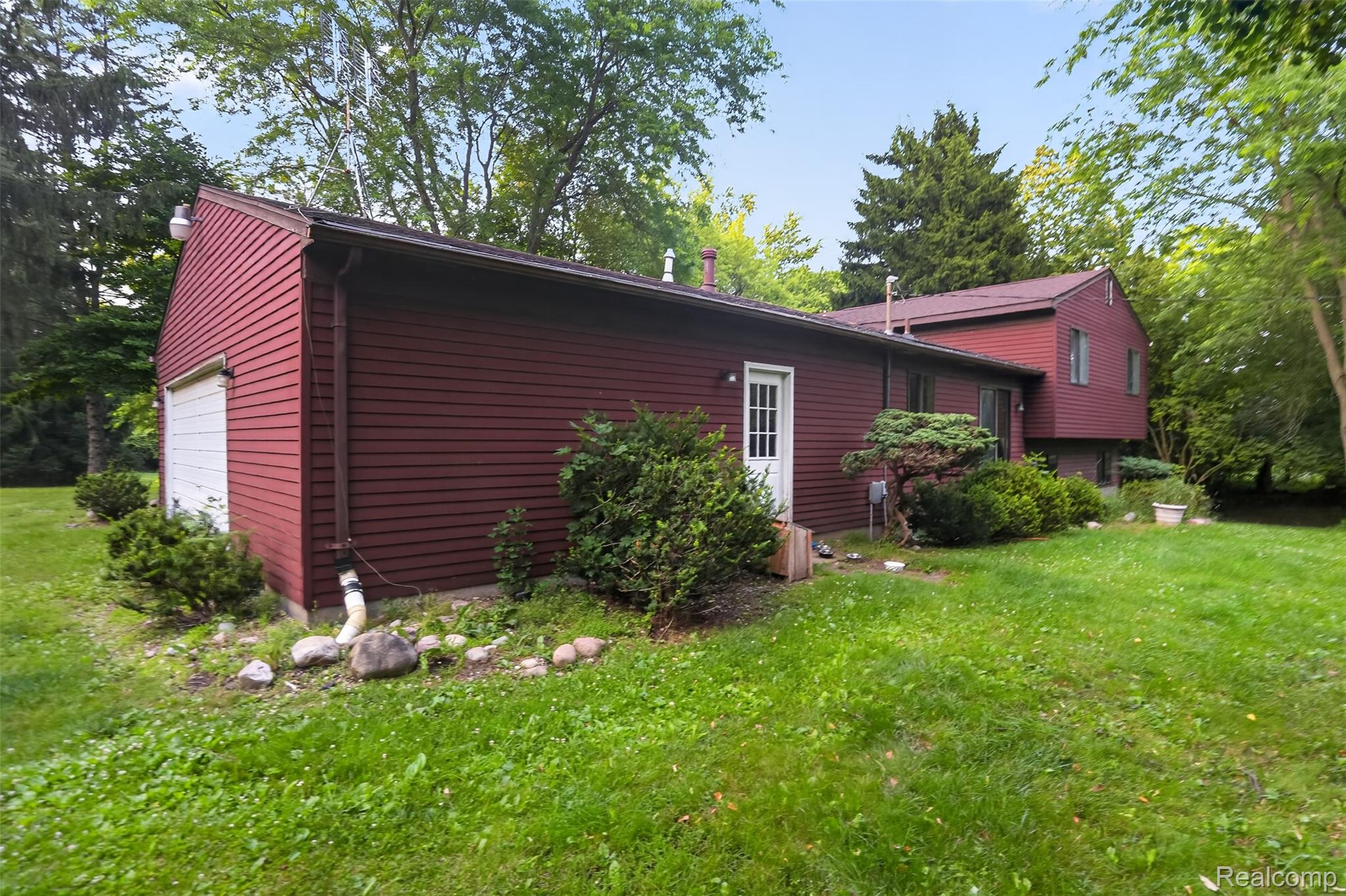 16955 English Road Manchester, MI 48158 - Photo 30 of 37 31-16955-English-Rd-WindowStill-Photography.jpg