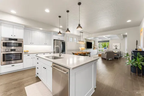 $710,000 | 4453 East Parkcenter Boulevard, Boise, ID 83716