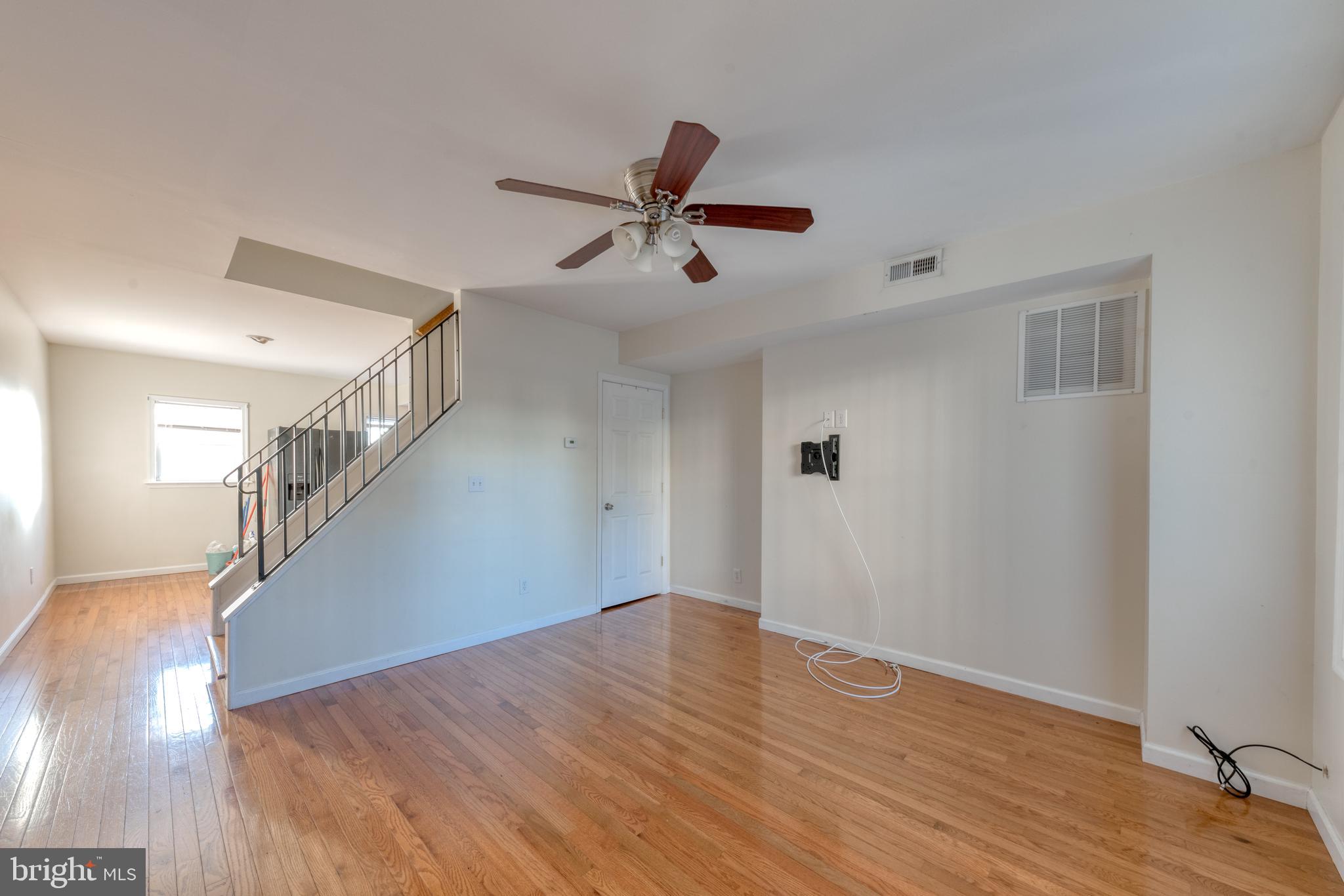 3821 Roland Avenue Baltimore, MD 21211 - Photo 3 of 21 Gallery Image 3