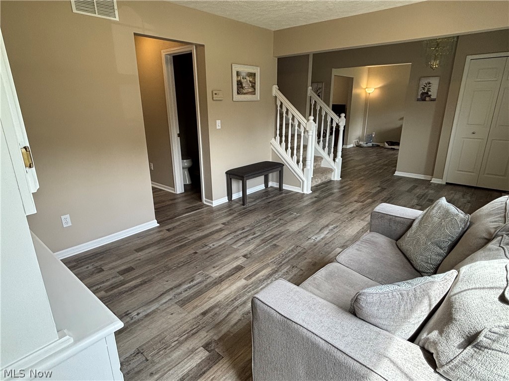 695 Meadowlark Road Painesville, OH 44077 - Photo 5 of 38