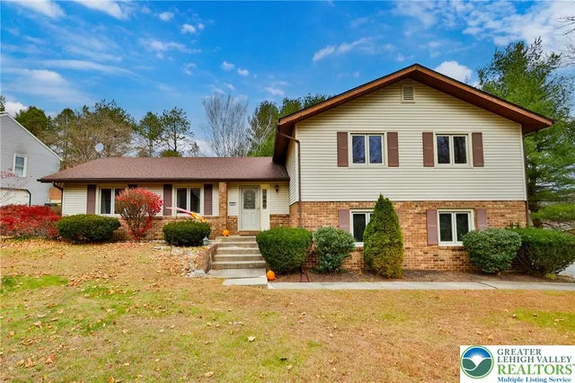 $405,000 | 7933 Trails End, Fogelsville, PA 18051
