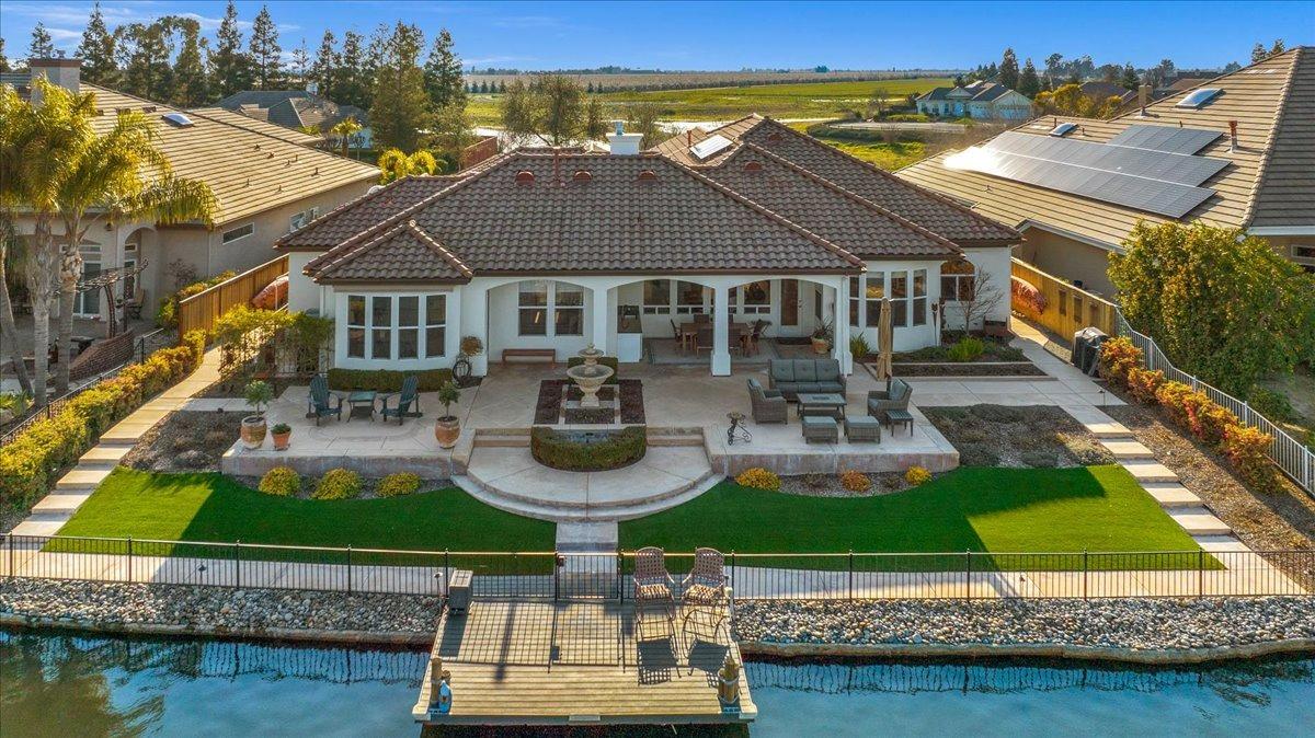 4574 North Quail Lake Drive Clovis, CA 93619 - Photo 3 of 77