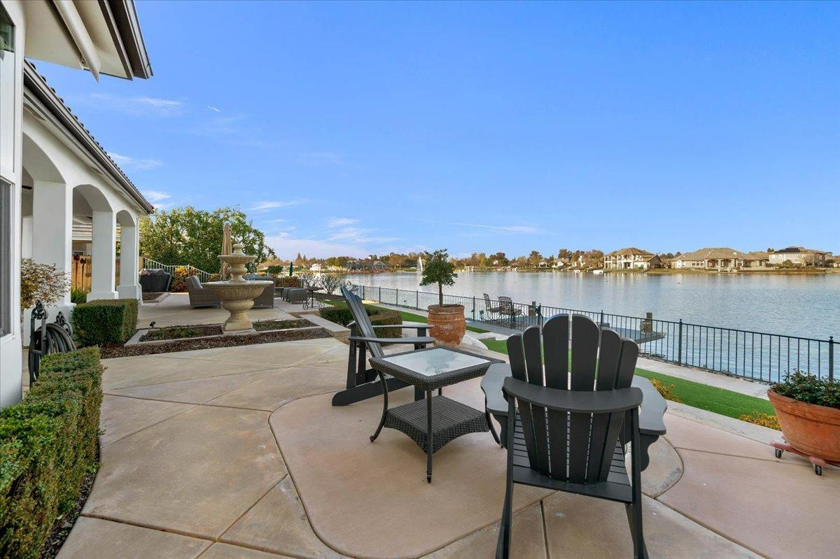 4574 North Quail Lake Drive Clovis, CA 93619 - Photo 53 of 77 a view of a terrace with furniture and stove