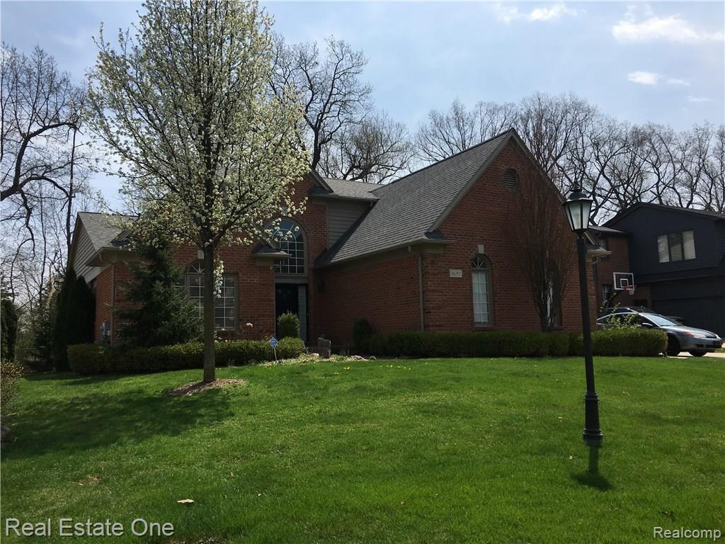 3697 Warwick Drive Rochester Hills, MI 48309 - Photo 3 of 31