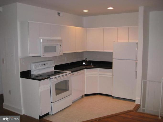 516 4th Street Northeast, Unit 201 Washington, DC 20002 - Photo 3 of 5 Kitchen