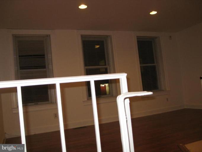 516 4th Street Northeast, Unit 201 Washington, DC 20002 - Photo 5 of 5 Loft area