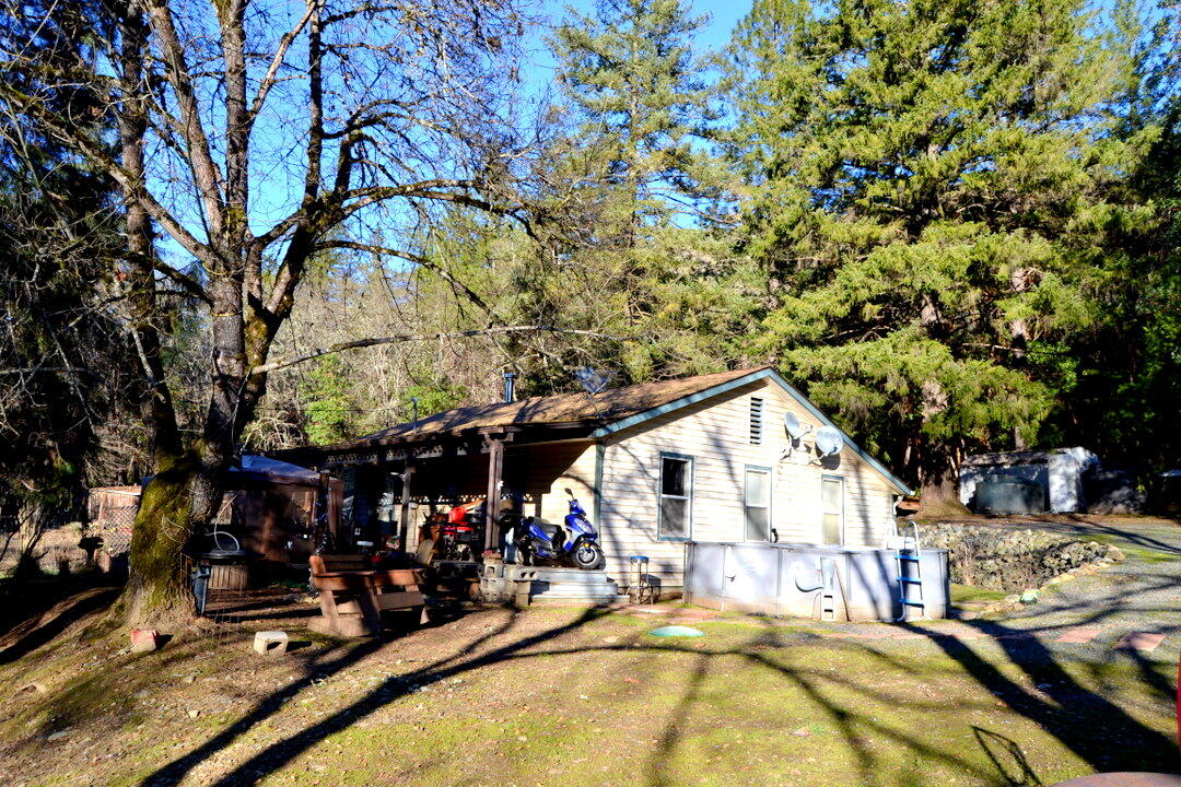 4860 North River Road Gold Hill, OR 97525 - Photo 1 of 27 DSC_4091-001