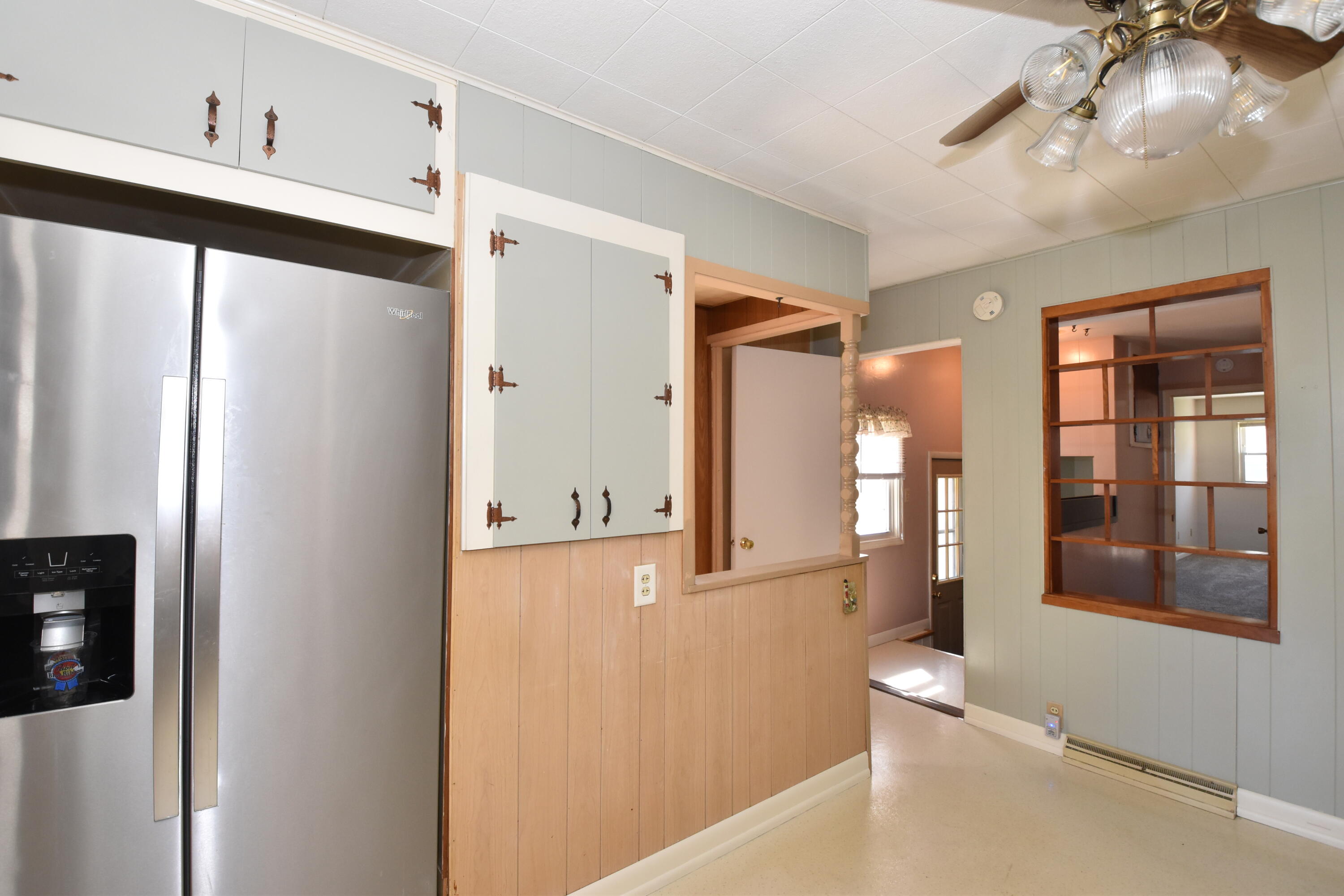 206 Belmont Avenue Racine, WI 53405 - Photo 11 of 42 Kitchen