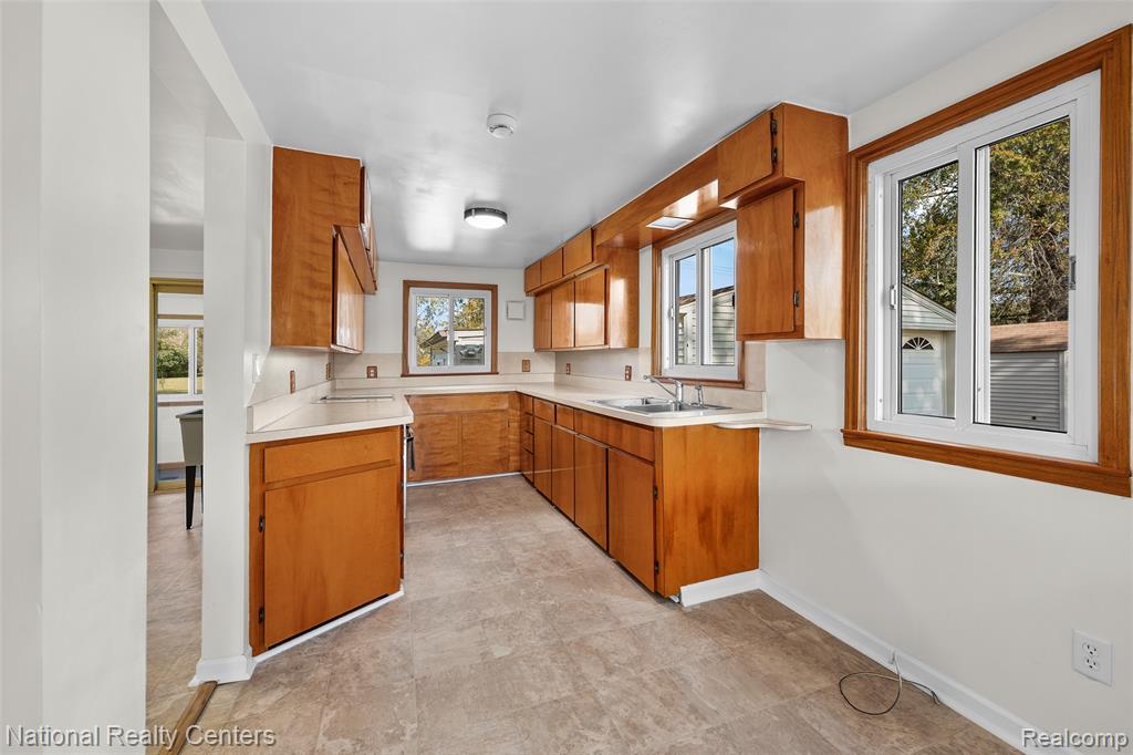 29842 Fort Road Rockwood, MI 48173 - Photo 25 of 42 Gallery Image 25