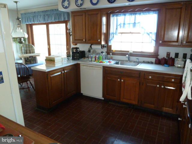 3927 Locust Grove Road Columbia, PA 17512 - Photo 7 of 22