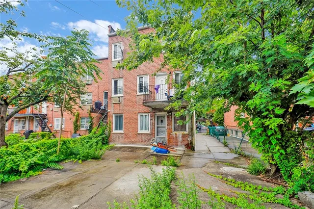 $1,149,000 | 592 East 81st Street | Canarsie