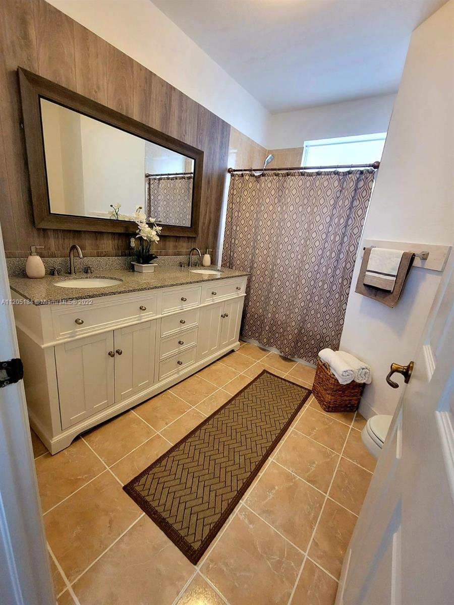 27312 Southwest 138th Path Homestead, FL 33032 - Photo 16 of 45 Gallery Image 16