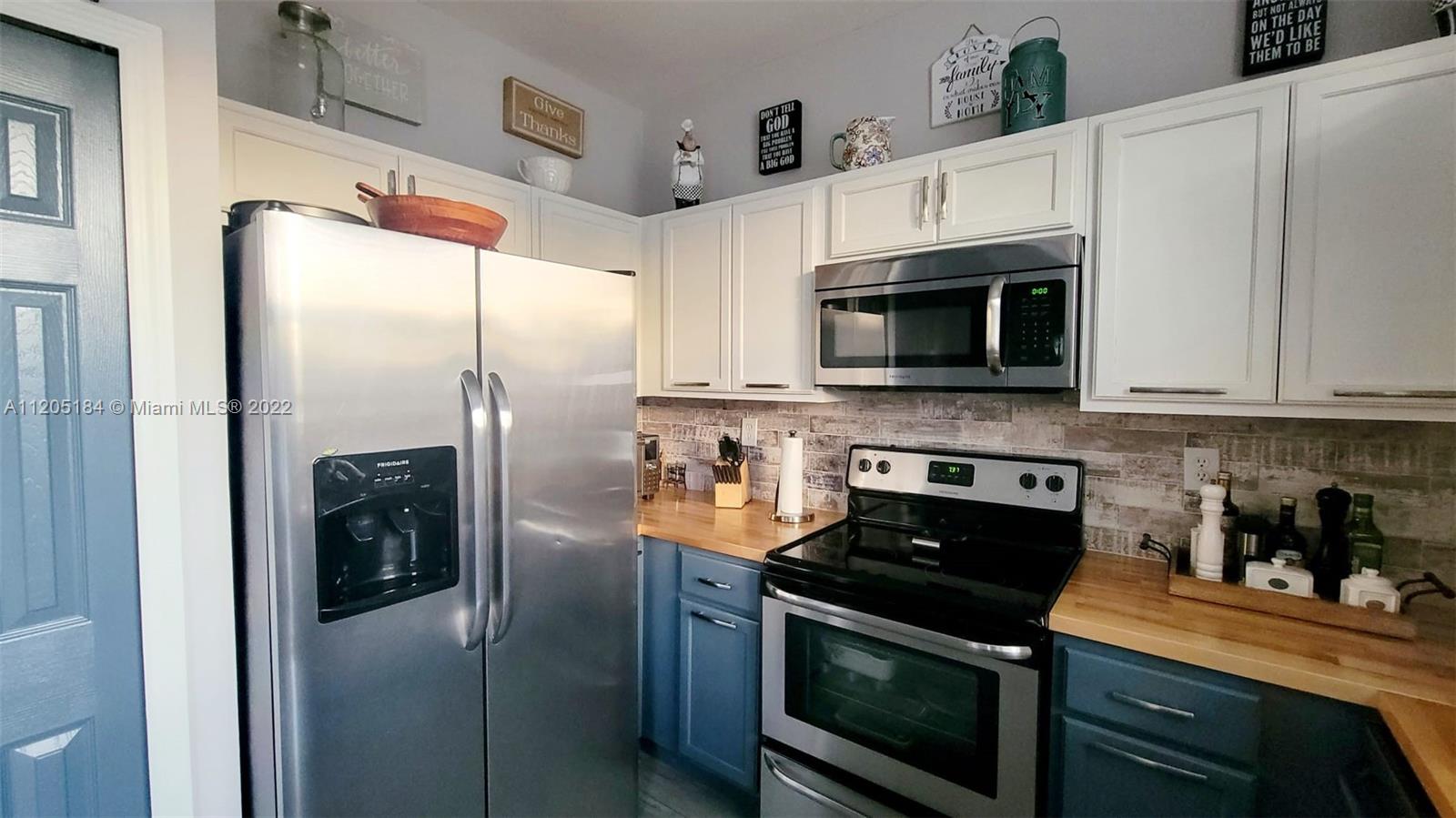 27312 Southwest 138th Path Homestead, FL 33032 - Photo 8 of 45 Gallery Image 8