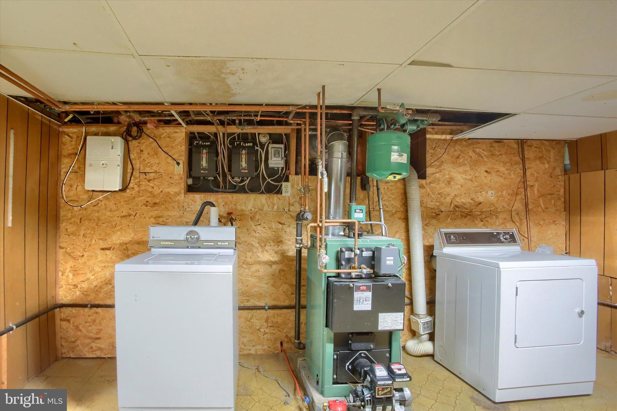 636 Walnut Street Lebanon, PA 17042 - Photo 28 of 33 a utility room with dryer and washer