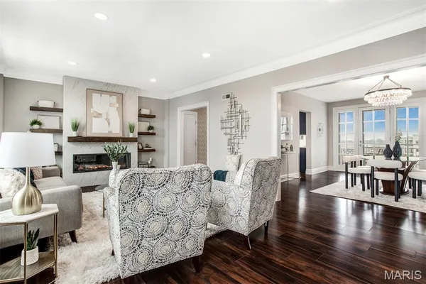 $369,000 | 5510 Waterman Boulevard, Unit 602, St. Louis, MO 63112