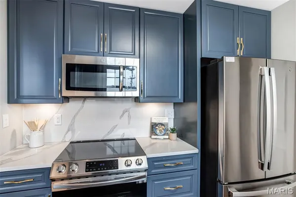 $369,000 | 5510 Waterman Boulevard, Unit 602, St. Louis, MO 63112