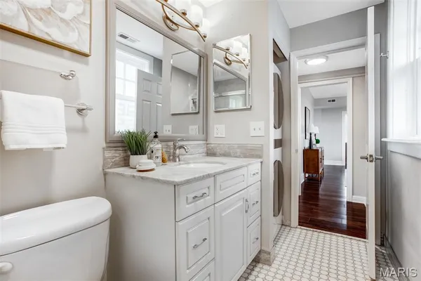 $369,000 | 5510 Waterman Boulevard, Unit 602, St. Louis, MO 63112