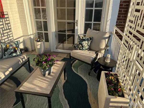 $369,000 | 5510 Waterman Boulevard, Unit 602, St. Louis, MO 63112