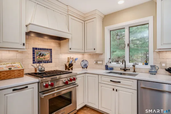 $599,900 | 28 Cary Lane, Unit 28, Bloomfield, CT 06002