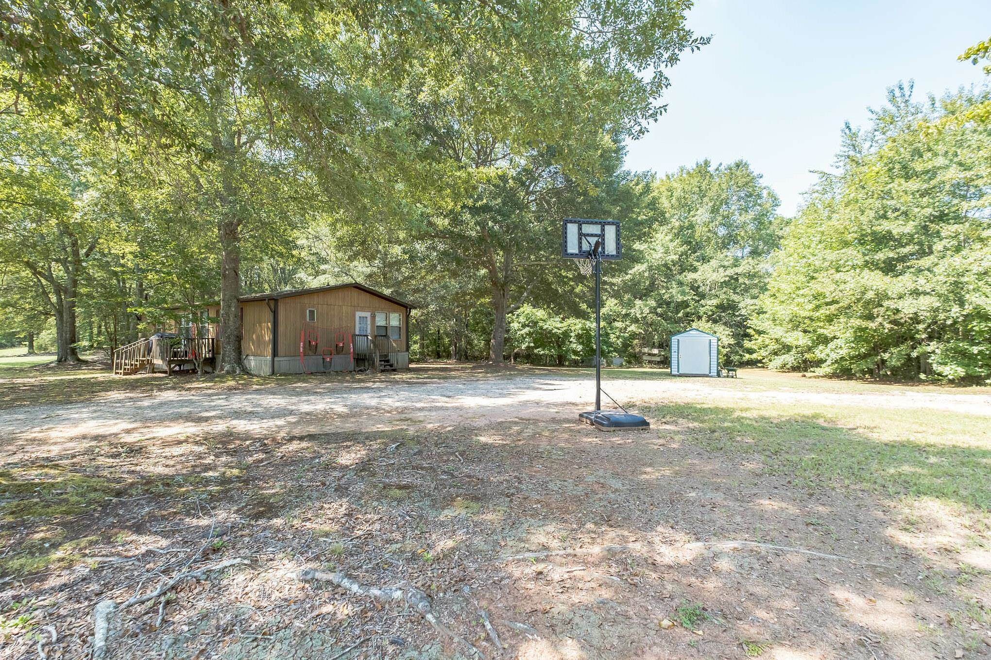 547 McKittrick Bridge Road Fountain Inn, SC 29644 - Photo 11 of 26