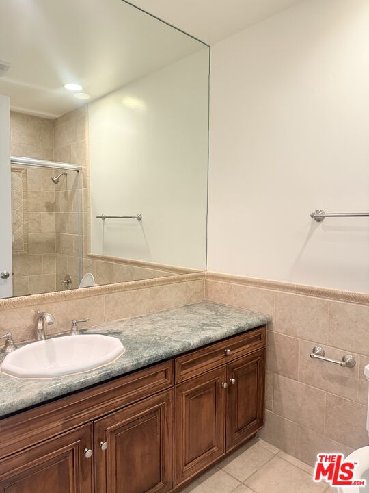 345 South Reeves Drive, Unit 301 Beverly Hills, CA 90212 - Photo 12 of 18