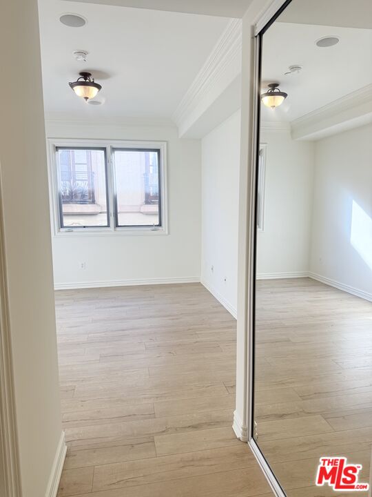 345 South Reeves Drive, Unit 301 Beverly Hills, CA 90212 - Photo 14 of 18