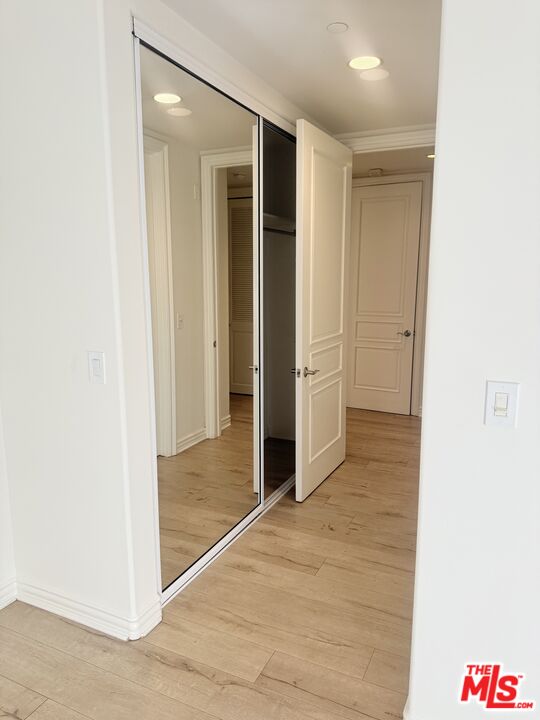 345 South Reeves Drive, Unit 301 Beverly Hills, CA 90212 - Photo 16 of 18