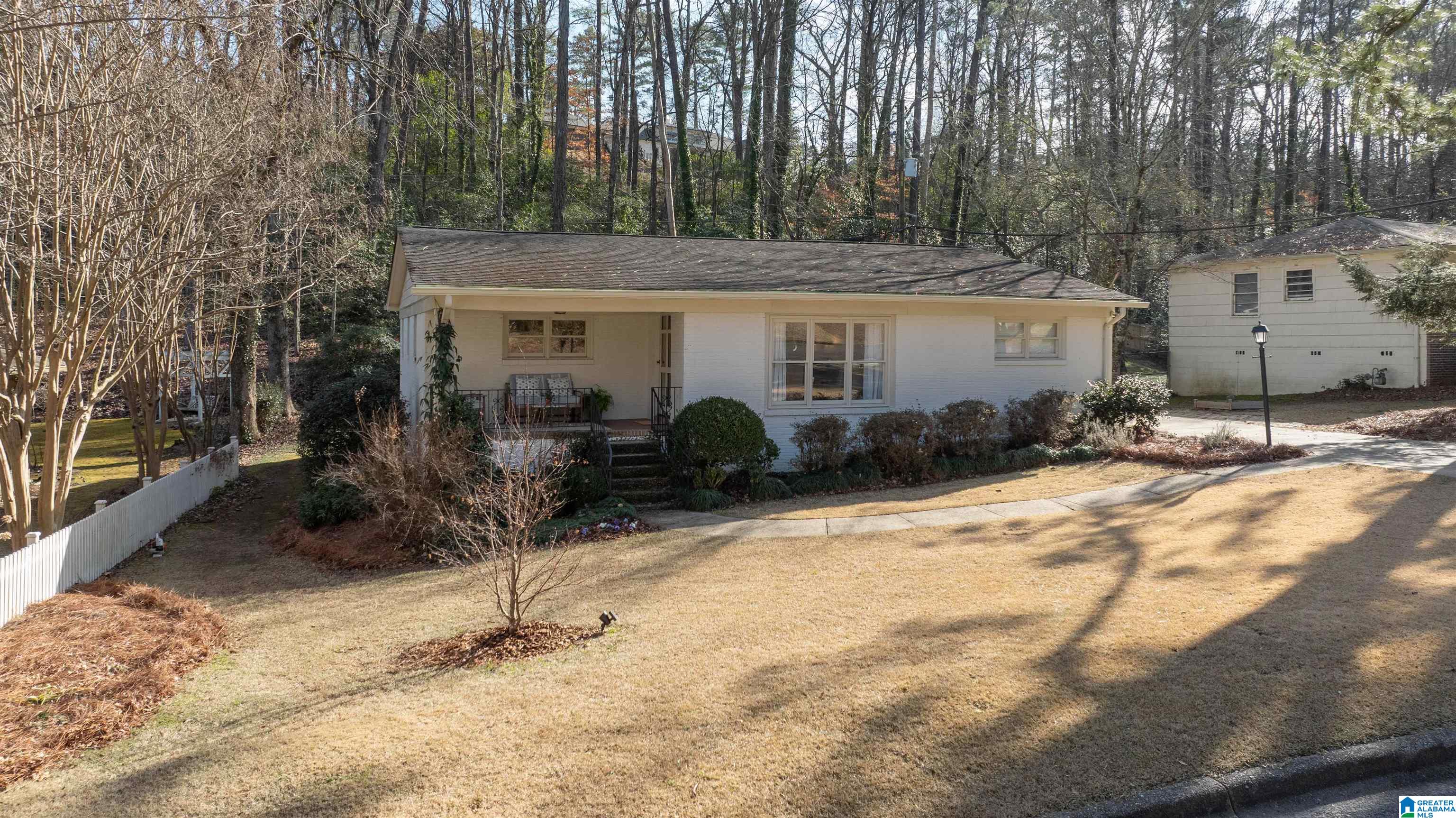 4173 Winston Way Birmingham, AL 35213 - Photo 2 of 38