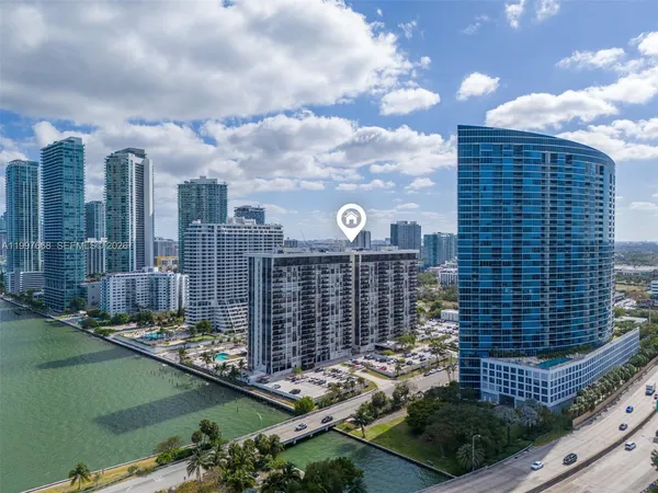$425,000 | The Charter Club, Miami, FL 33137