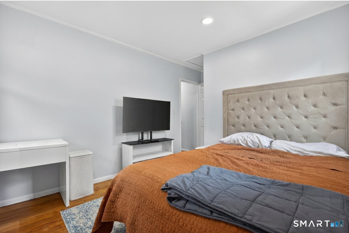 131 Clay Hill Road Stamford, CT 06905 - Photo 14 of 32