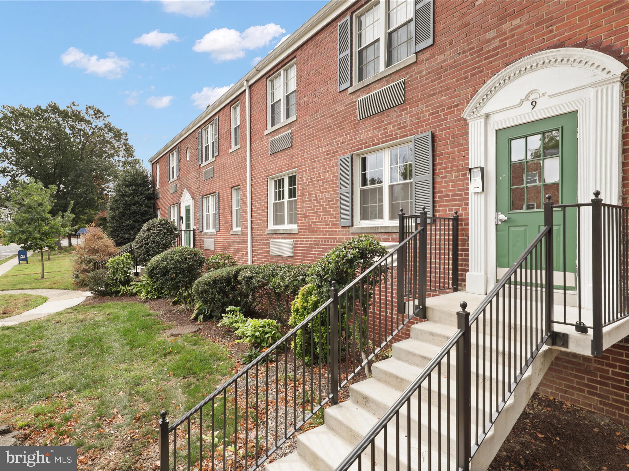 9 East Glebe Road, Unit C Alexandria, VA 22305 - Photo 3 of 38 a view of a house with backyard and porch