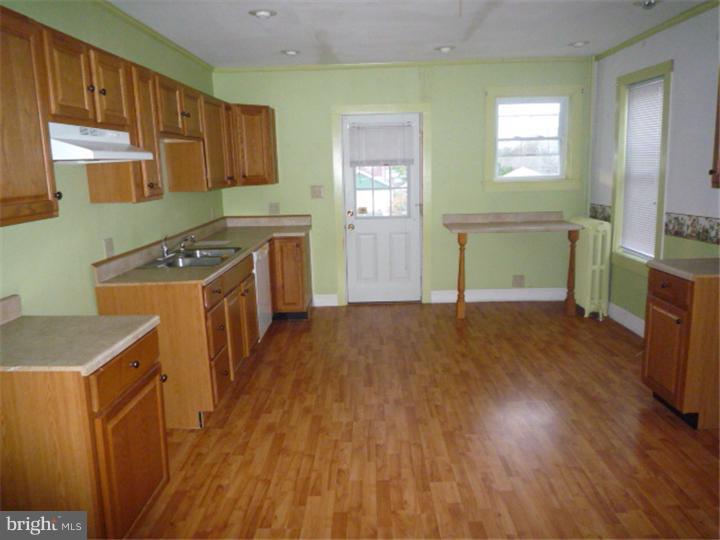 302 South Sterley Street Reading, PA 19607 - Photo 4 of 10 Gallery Image 4