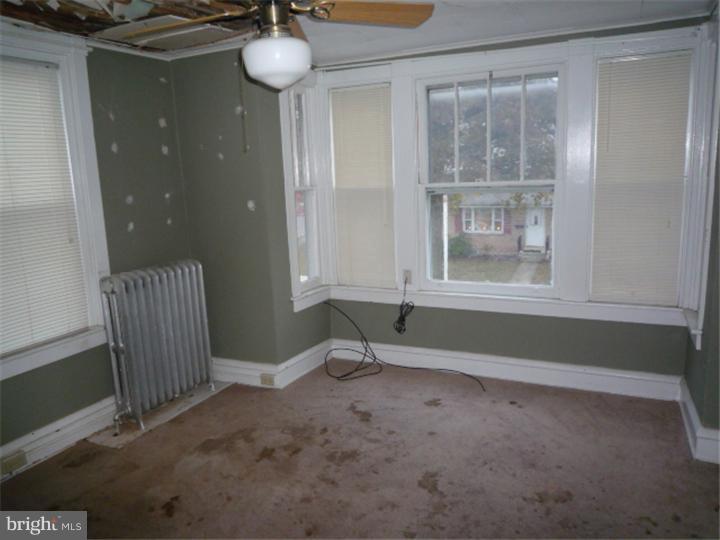302 South Sterley Street Reading, PA 19607 - Photo 5 of 10 Gallery Image 5