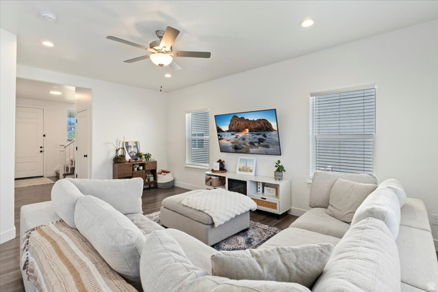 7168 North Silver Spring Way Eagle Mountain, UT 84005 - Photo 4 of 31