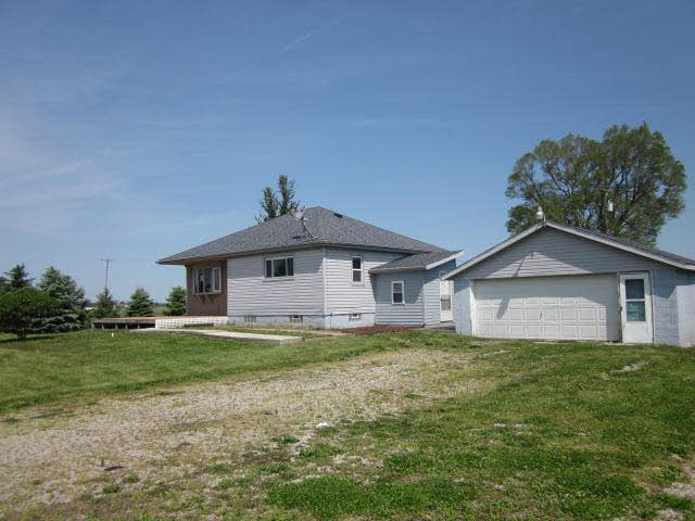 9084 Ostrander Road Maybee, MI 48159 - Photo 3 of 13 20093990-2.JPG