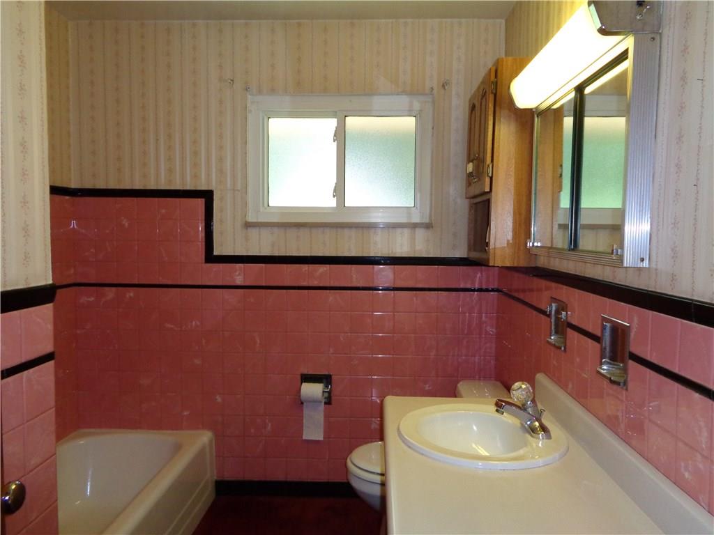 6270 Claridge Export Road Claridge, PA 15623 - Photo 12 of 18 Large cool retro main bathroom