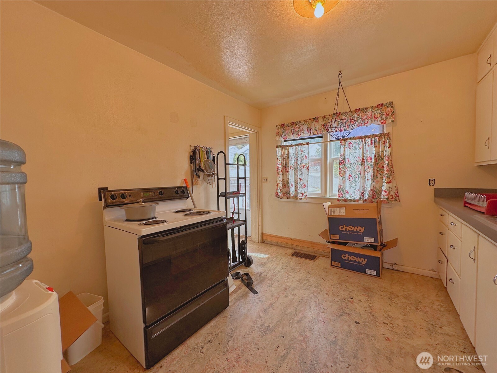 319 Bartlett Avenue East Omak, WA 98841 - Photo 13 of 30 Gallery Image 13